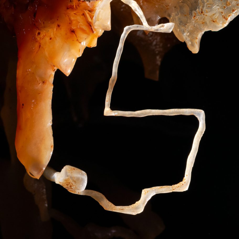 5-shaped calcite helicite