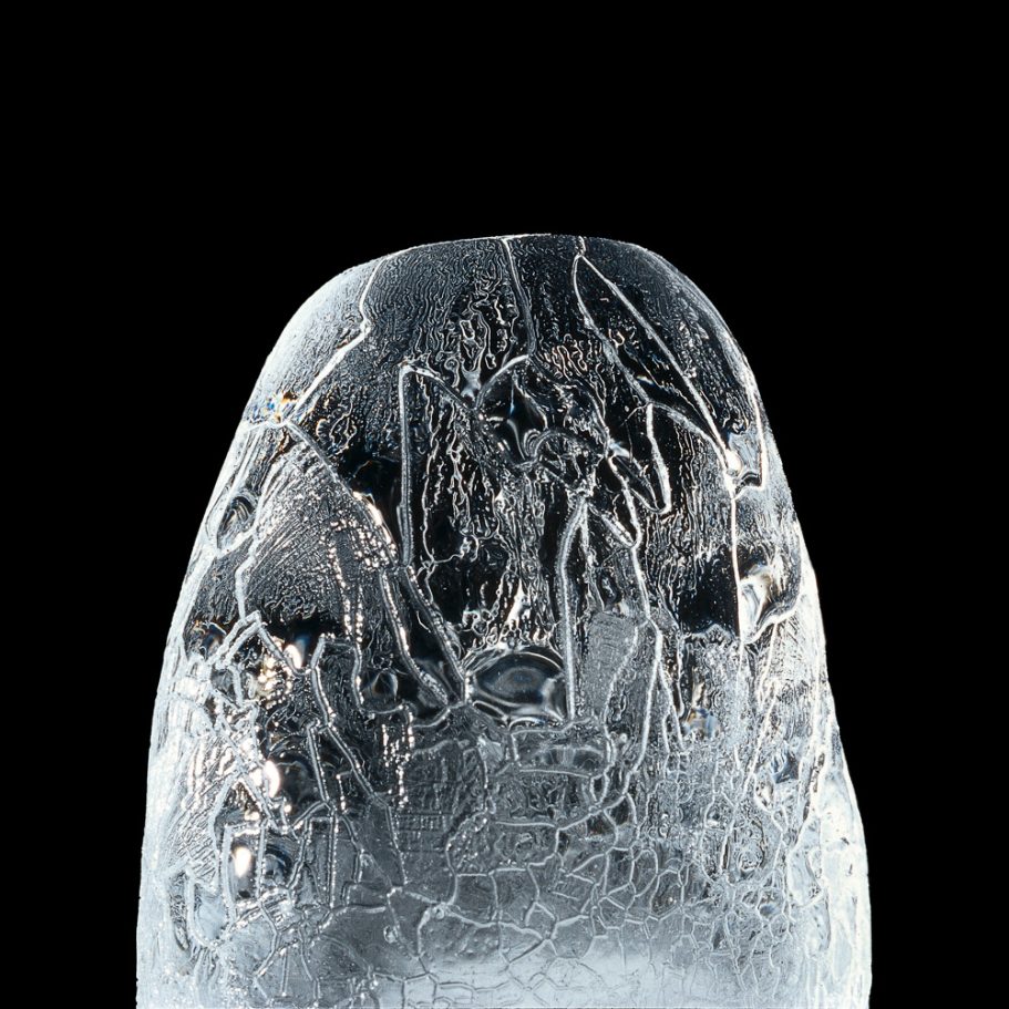 Head of an ice stalagmite showing boundaries of the ice crystals